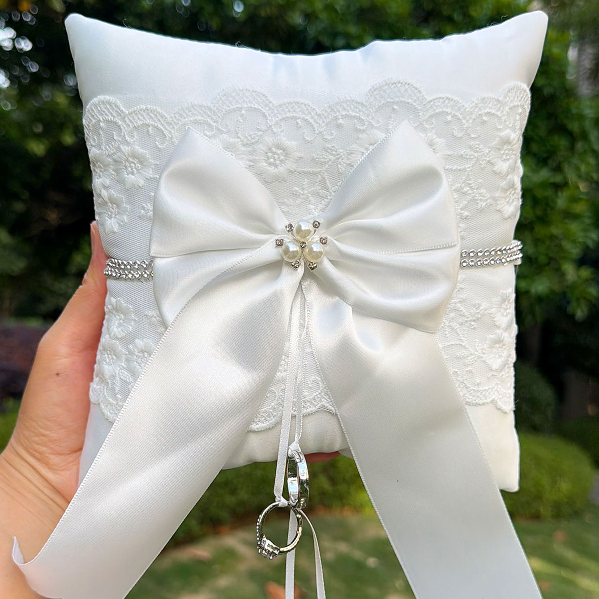 Biała koronkowa poduszka na ob – Ring Bearer Pillow recenzja i cena